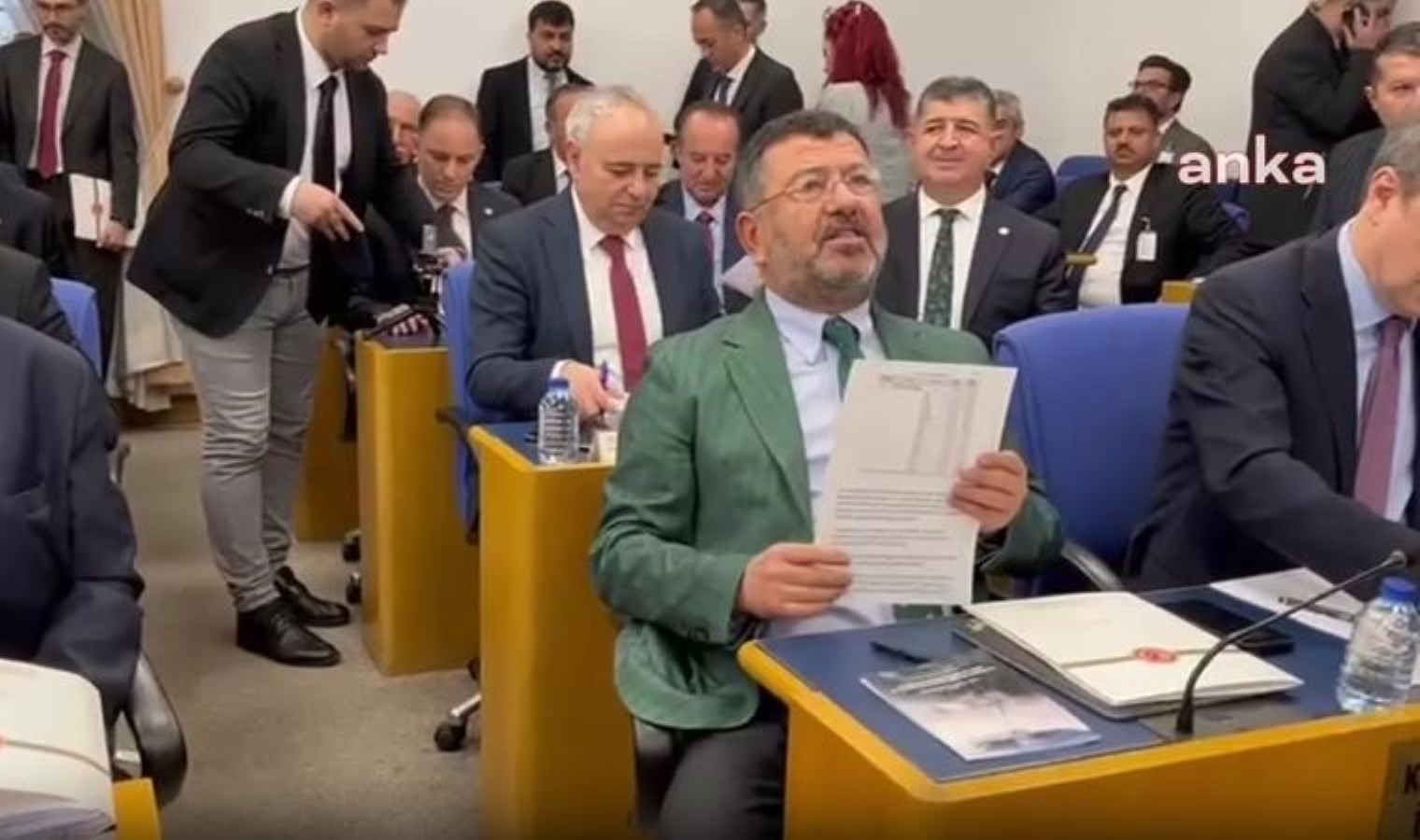 CHP’lilerden, Enerji ve Tabii Kaynaklar Bakanı Bayraktar’a “yaz saati” uygulaması tepkisi